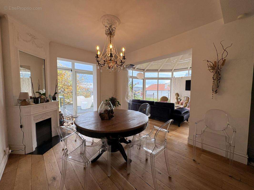 Maison à MONT-SAINT-AIGNAN