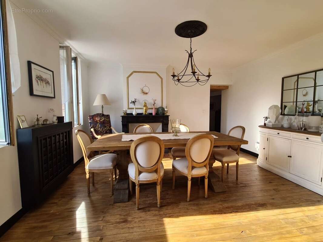 Maison à GRATENTOUR