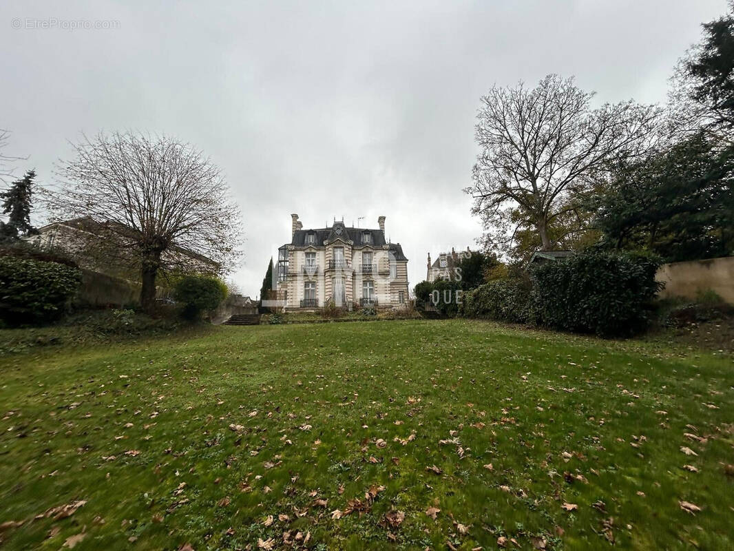 Maison à VOUVRAY-SUR-LOIR