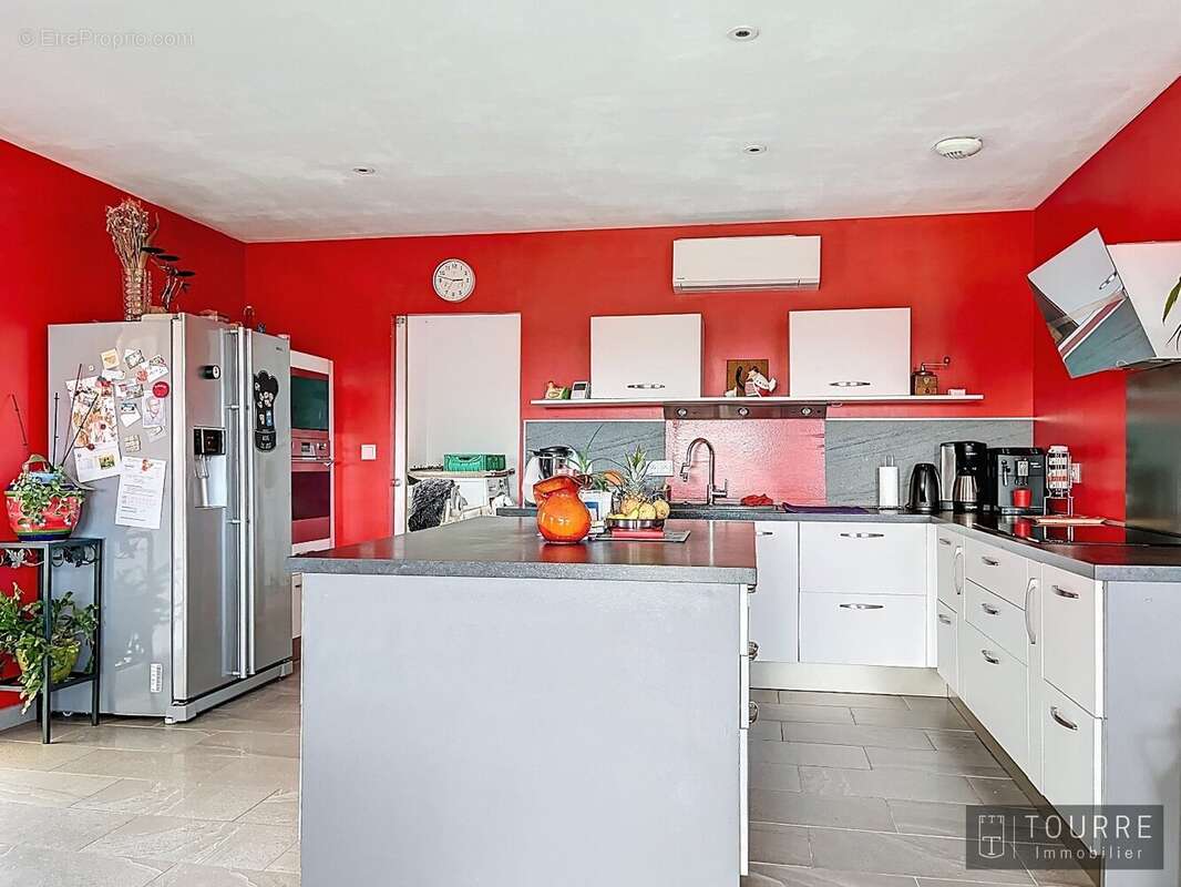 Maison à BERRIAS-ET-CASTELJAU