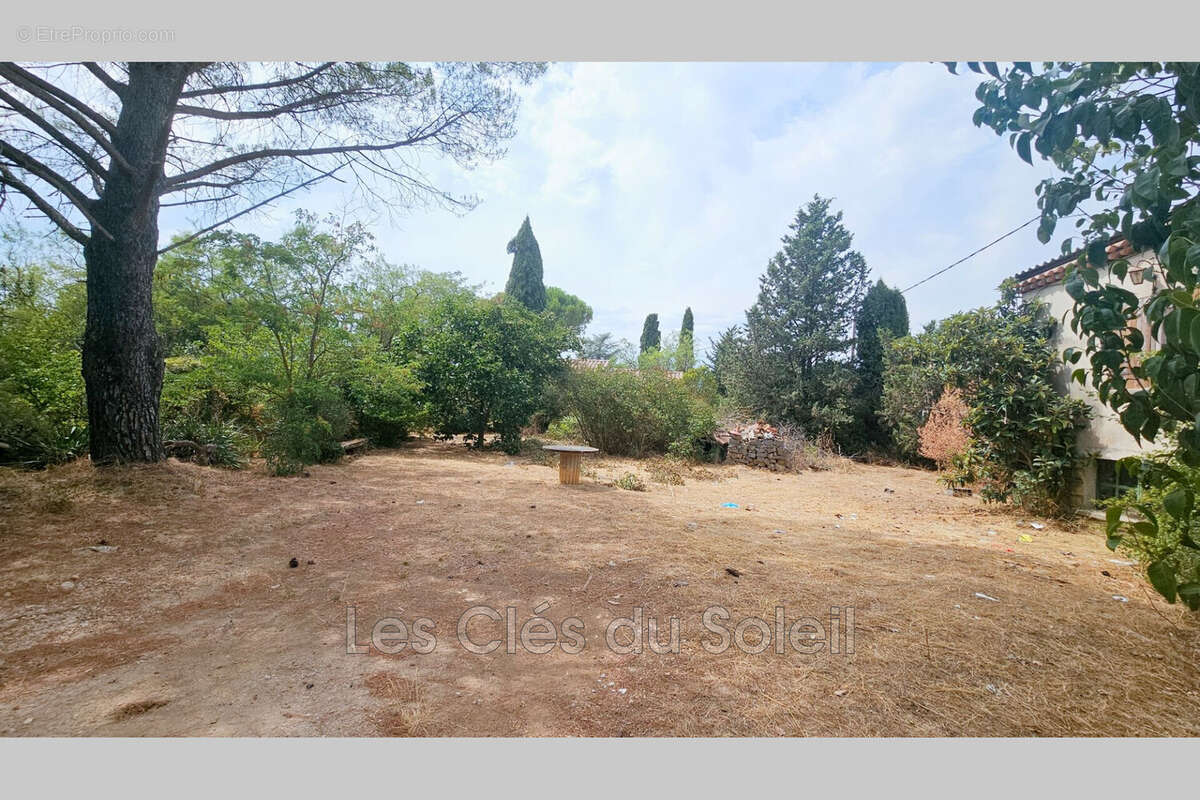 Maison 70 m² à Gareoult  - photo 4