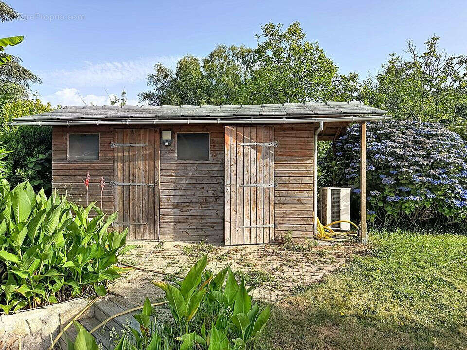 A vendre quimper  sud kernoter  longeres avec jardin et piscine - photo 15