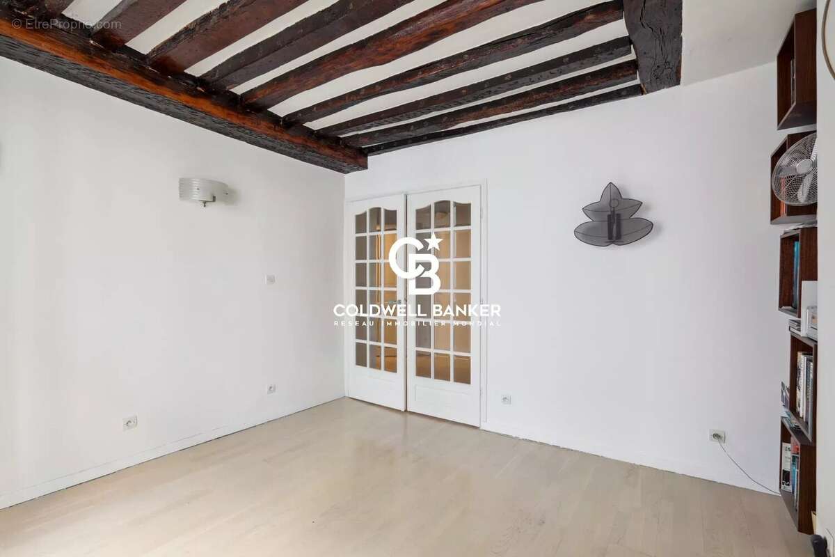 Appartement à PARIS-7E