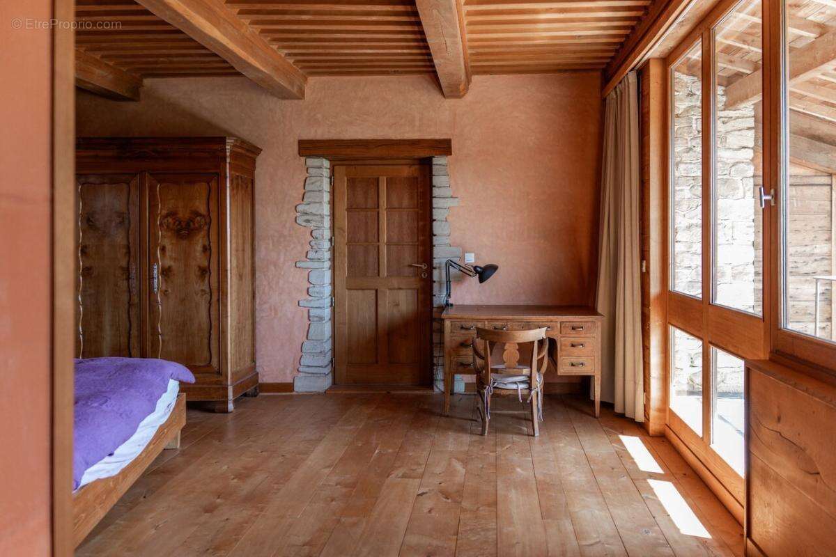 Maison à CHARMES-SUR-L'HERBASSE