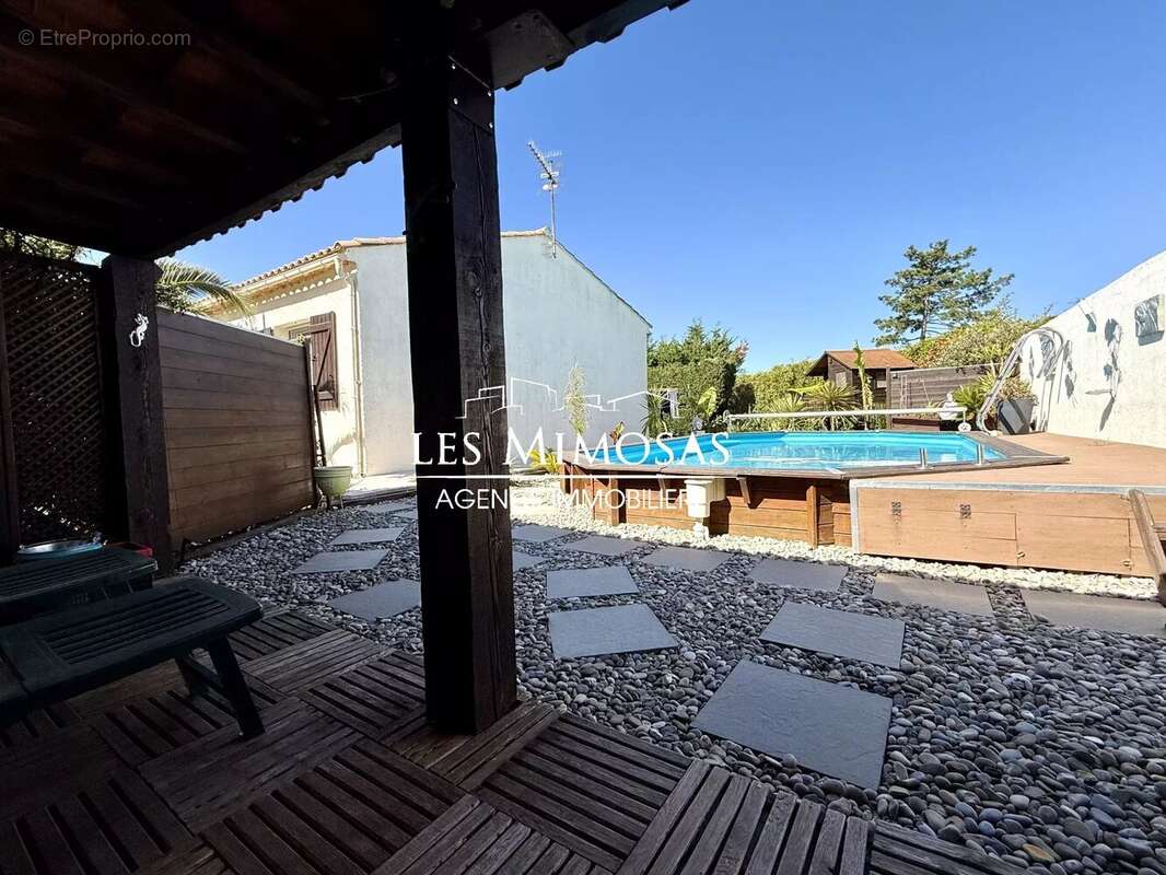 Maison 4 P avec grand GARAGE – LE MUY - photo 6