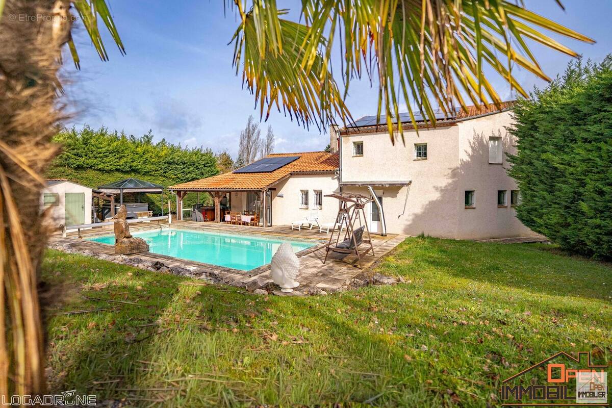 Appartement à ALLEZ-ET-CAZENEUVE