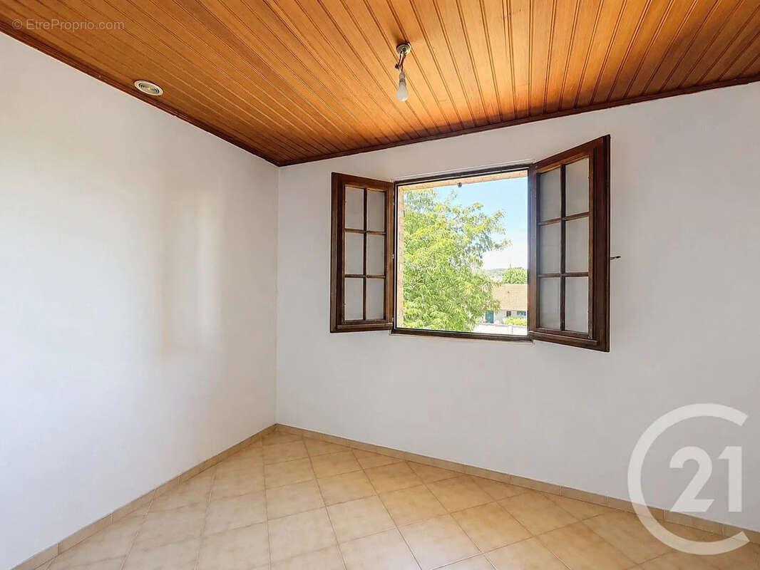 Maison 155 m² à Pont-Sur-Yonne  - photo 10