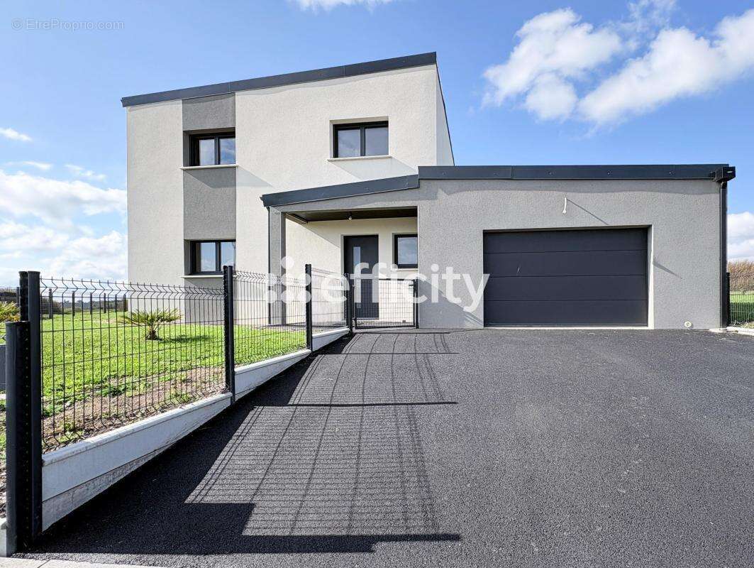 Maison à TORIGNI-SUR-VIRE