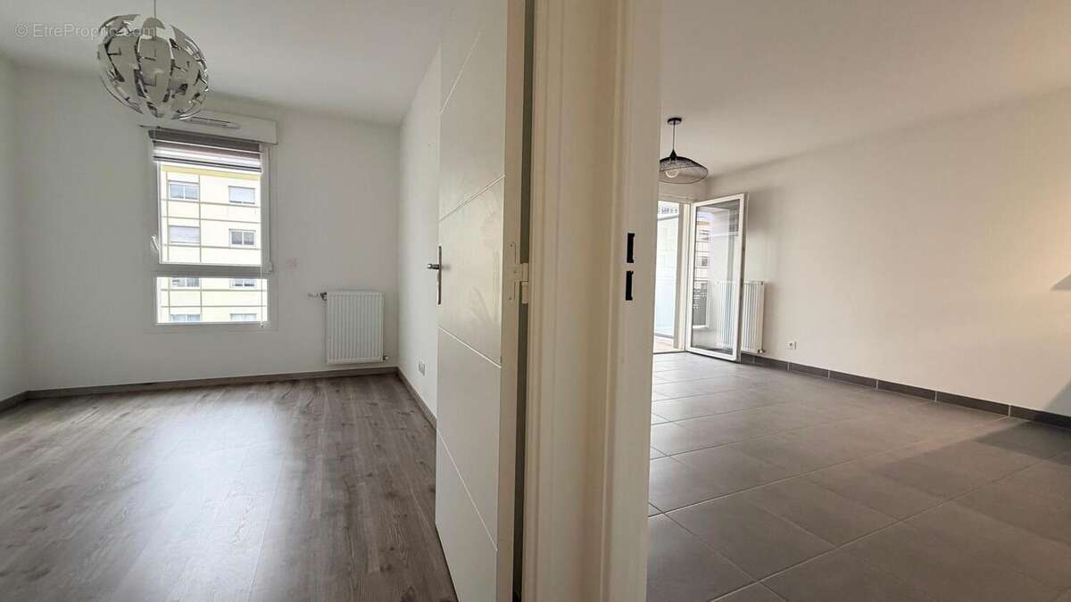 Photo 7 - Appartement à VILLEURBANNE