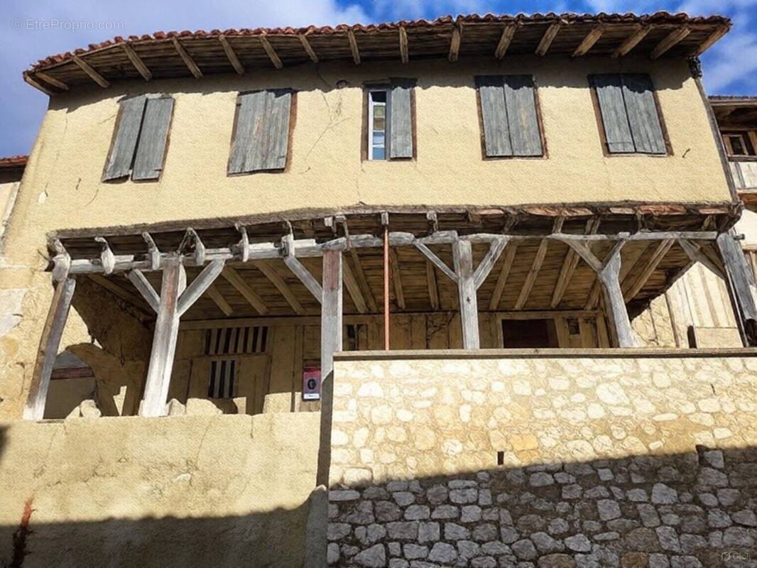 Maison à CASTELNAU-BARBARENS