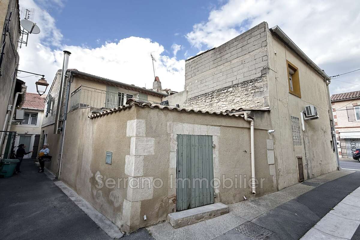 Maison 68 m² à Eyragues  - photo 2