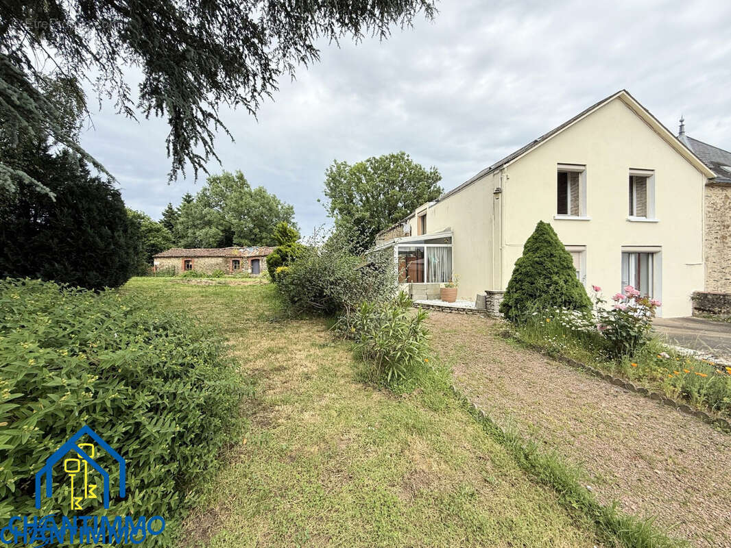 Maison à LA CHATAIGNERAIE