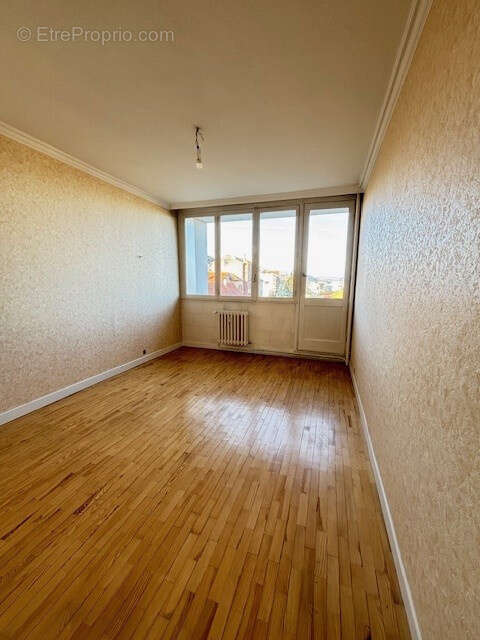 Exclusivite saint etienne montplaisir rue de la richelandiere  a rénover f4+cuisine +cave +garage - photo 5