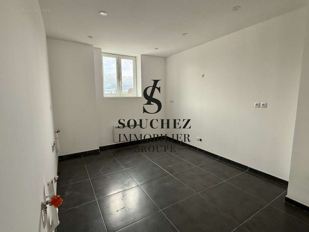 Appartement à AVION