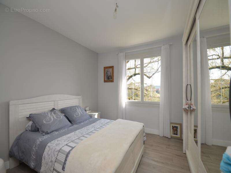 Maison à SAINT-GERMAIN-DU-SALEMBRE