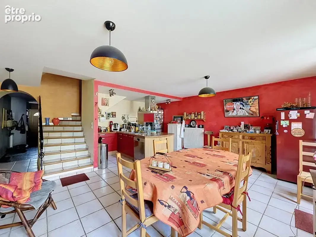 Maison 180 m² à Condrieu  - photo 4