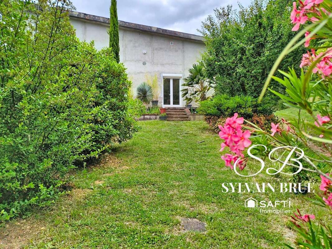 Maison 196 m² à Piquecos  - photo 4