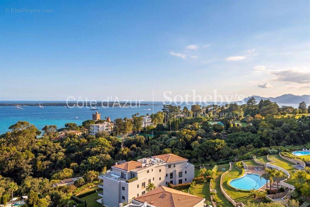 Appartement à VALLAURIS