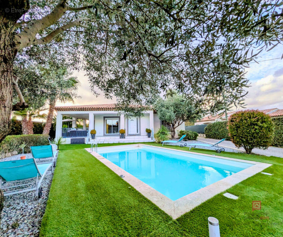 Maison à LE MUY