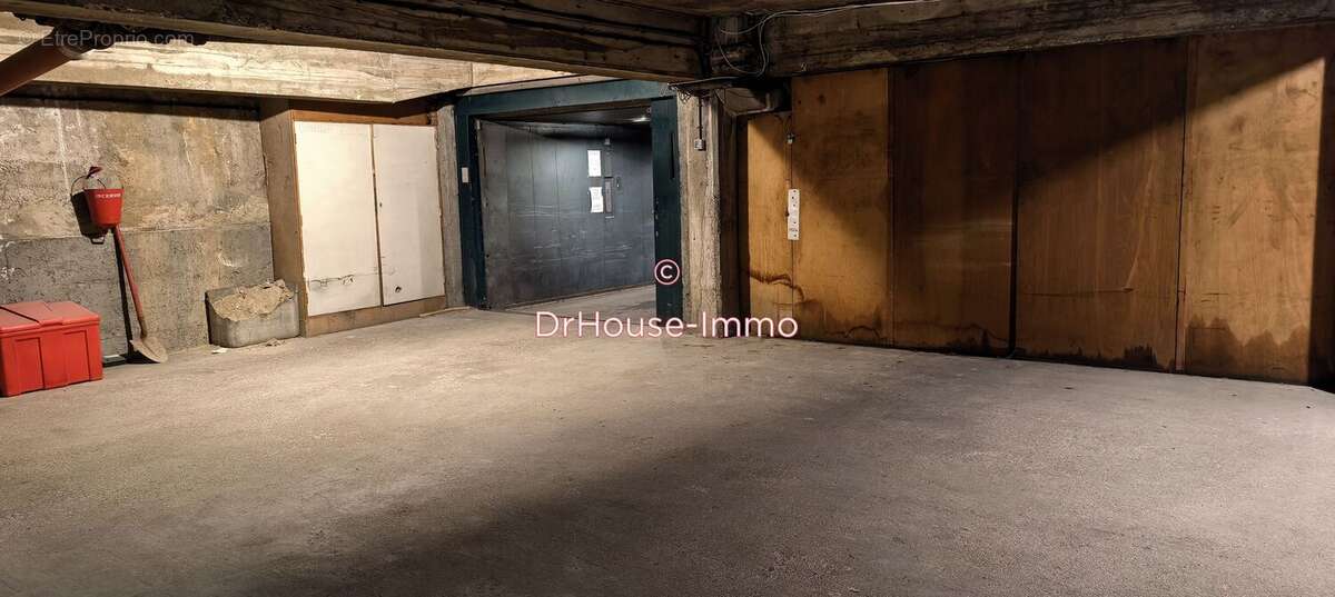 Parking à PARIS-14E