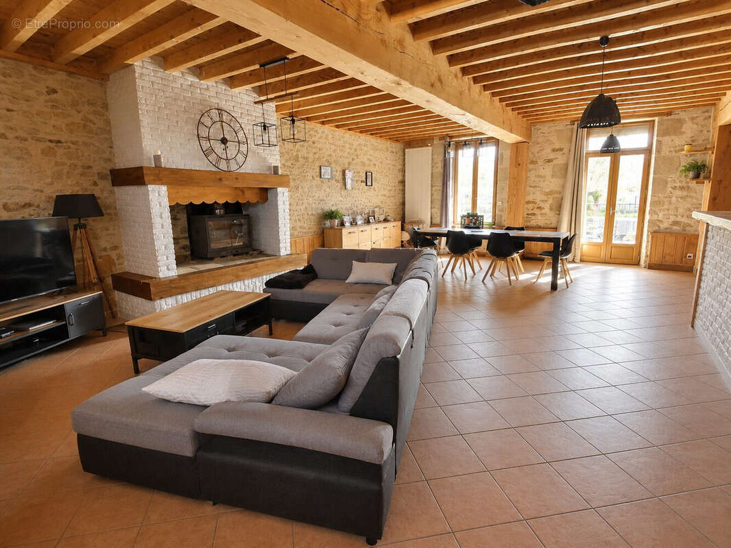 Maison 182 m² à Ajain  - photo 5