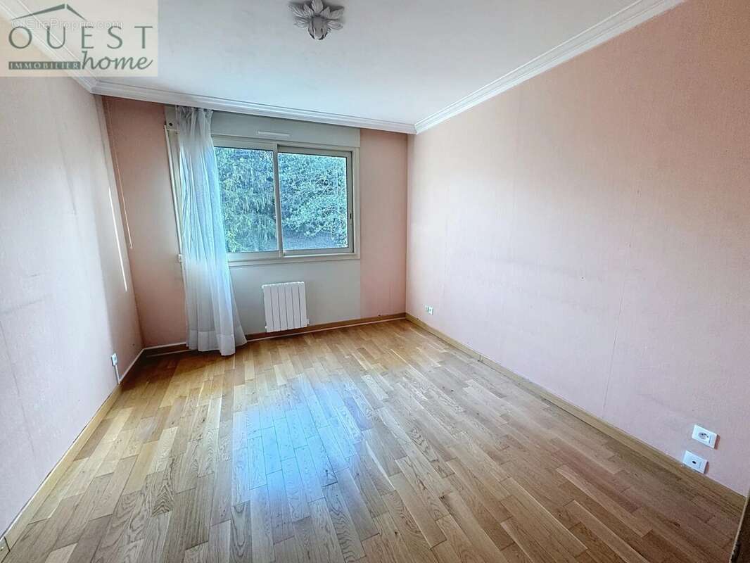 Appartement à CHARBONNIERES-LES-BAINS