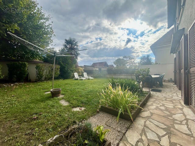 Maison à SAVIGNY-SUR-ORGE