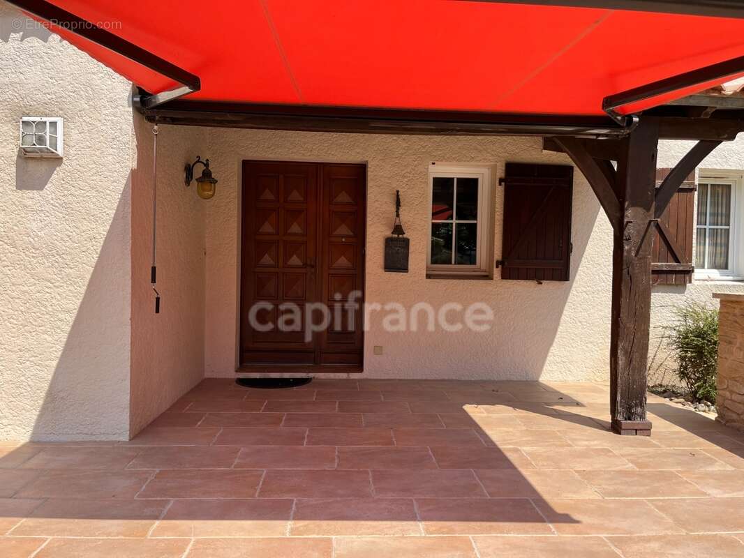 Propriété de caractère – env. 260 m² habitables – Parc paysager de 6 218 m² – Piscine – Dépendances - photo 10