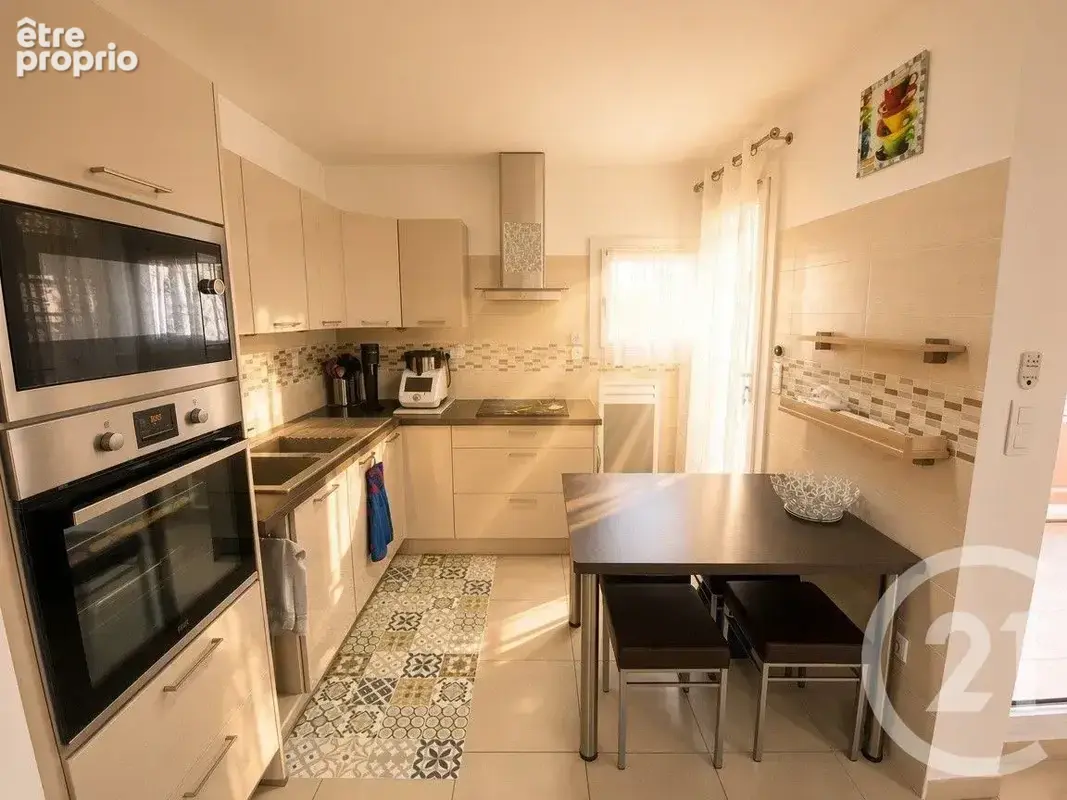Appartement 5 pièces 97 m² à vendre à Toulon (83200) - photo 4