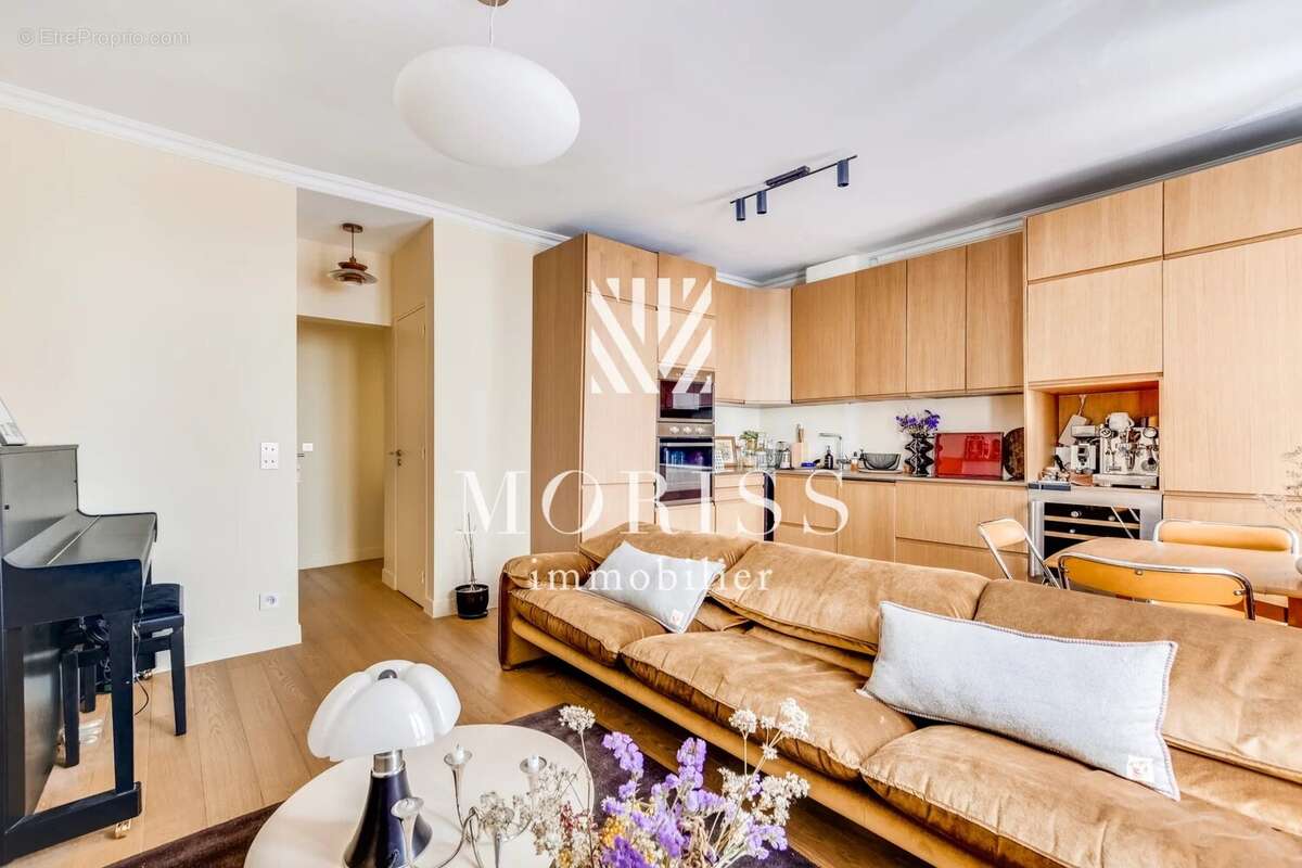 Appartement à PARIS-17E