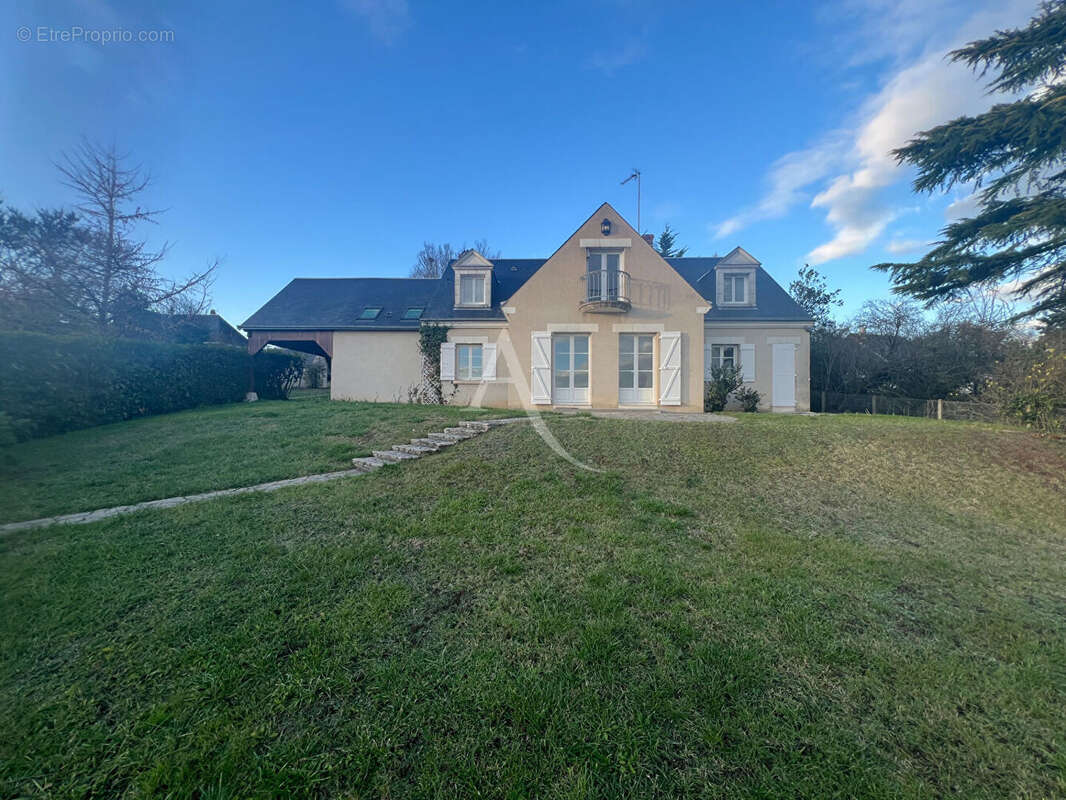 Maison à MONTRICHARD