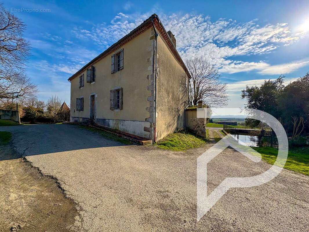 Maison à TOURRENQUETS