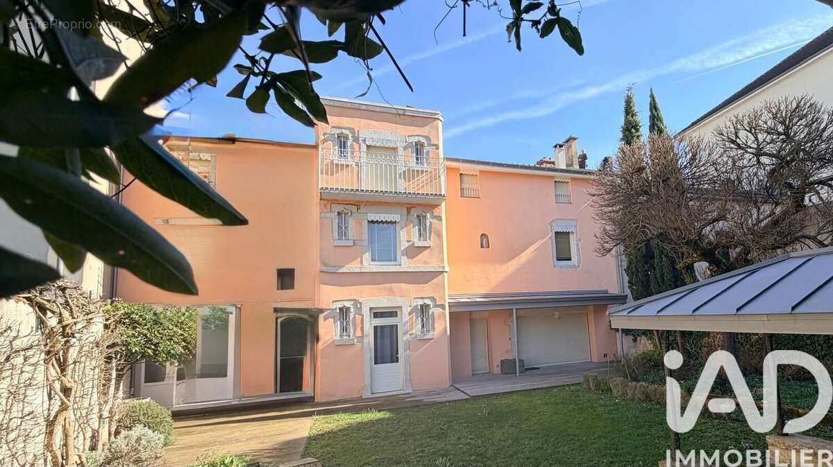 Maison 266 m² à Bourg-En-Bresse  - photo 2