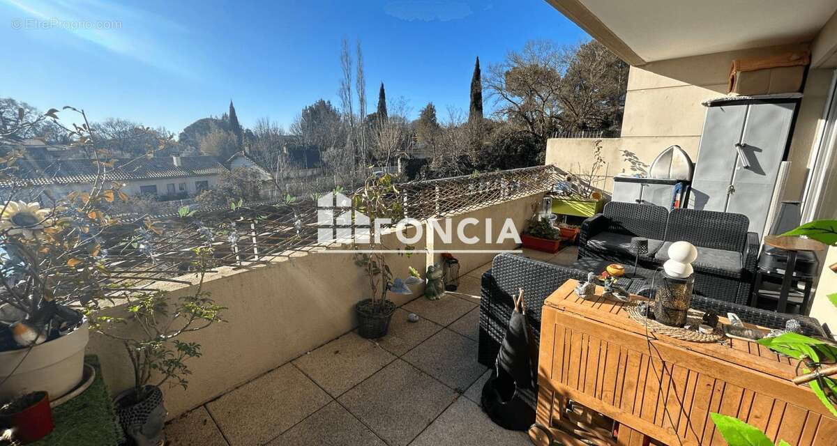Appartement à VILLENEUVE-LES-AVIGNON