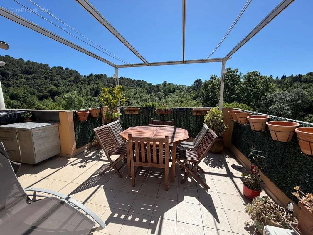 Appartement à VALBONNE