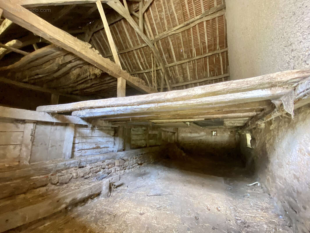 Maison à LURCY-LE-BOURG