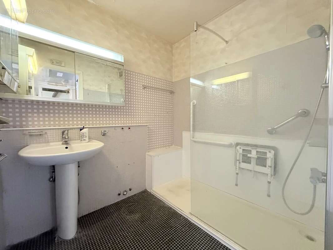 Appartement à ROQUEBRUNE-CAP-MARTIN