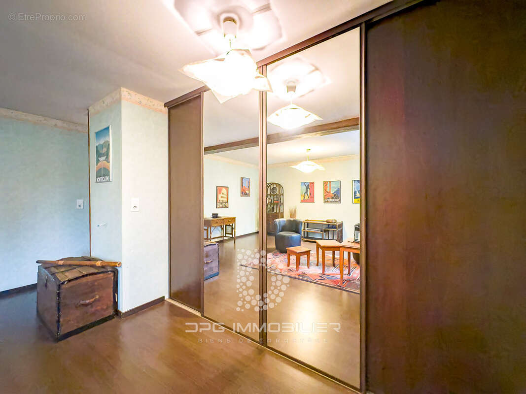 Maison de caractère de 1815 de 308 m2 avec Studio indépendant - photo 12