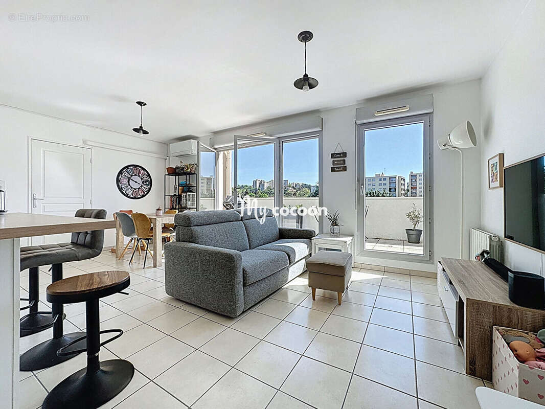 Appartement à TASSIN-LA-DEMI-LUNE