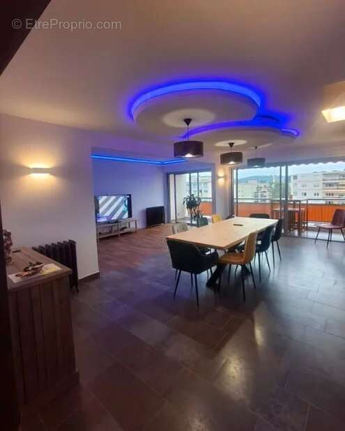 Appartement rénové de 115 m² Dernier etage au Cannet  - photo 11
