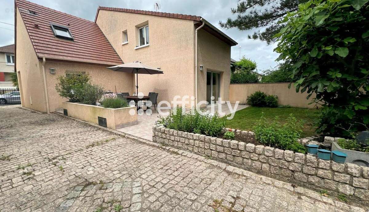 Maison 140 m² à Brunoy  - photo 2