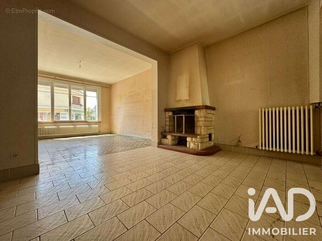 Maison 270 m² à Monthois  - photo 2