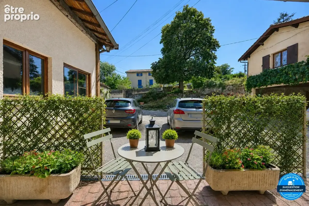 Thurins - Maison de village en bordure de Garon - photo 1