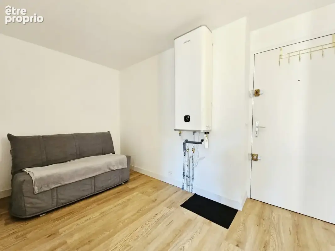 Appartement T2/3 rénové centre ville dernier étage - photo 9