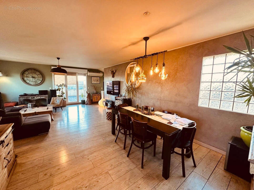 Commerce à TORREILLES