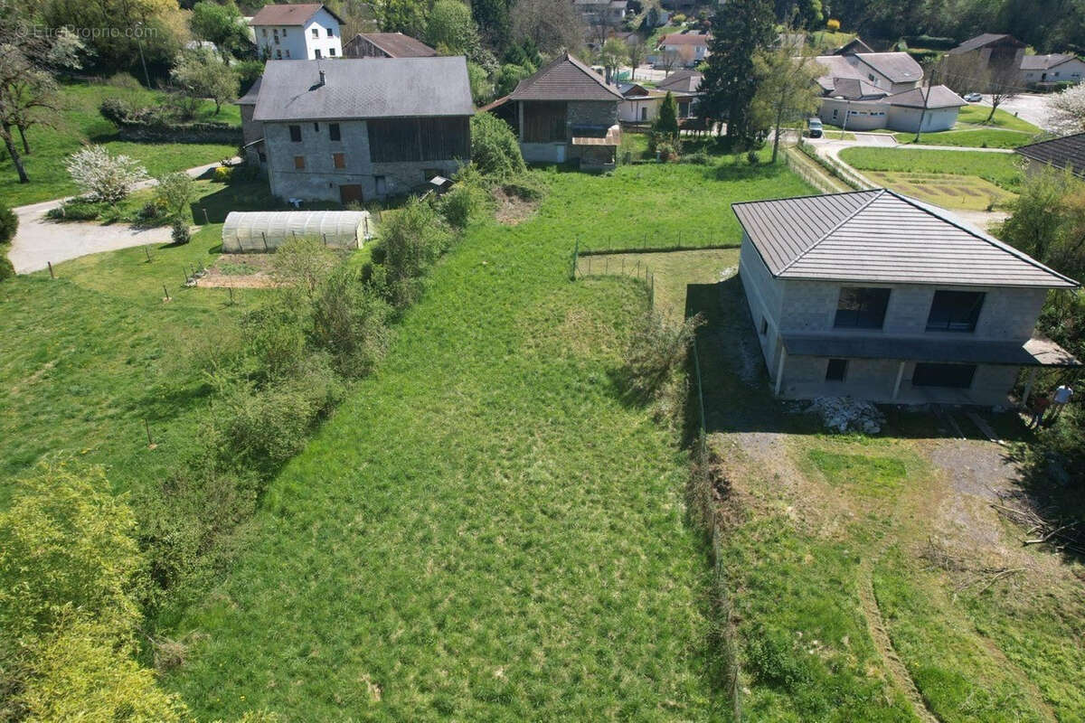 Terrain à LES MOLLETTES