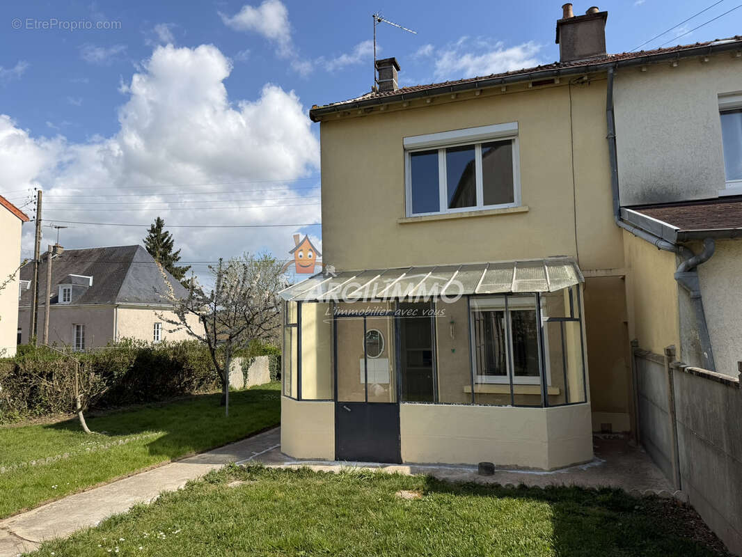 Maison à BESSE-SUR-BRAYE
