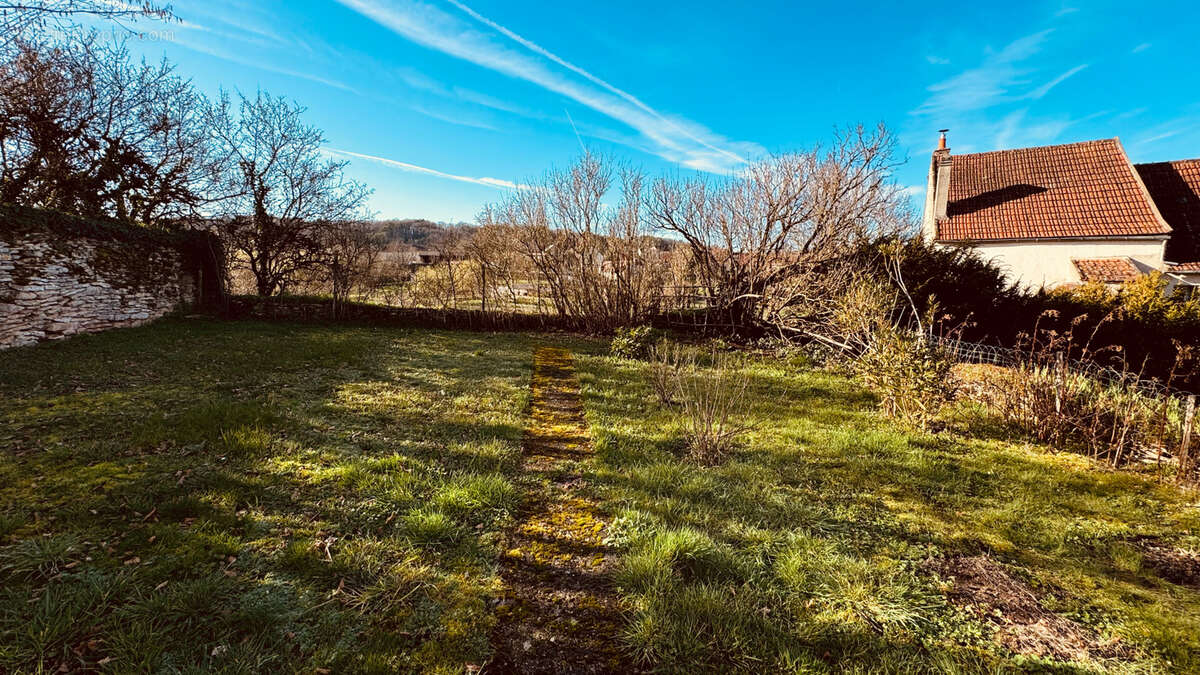 Maison de campagne situé à ASQUINS spacieuse au prix de 208  650 €. - photo 5