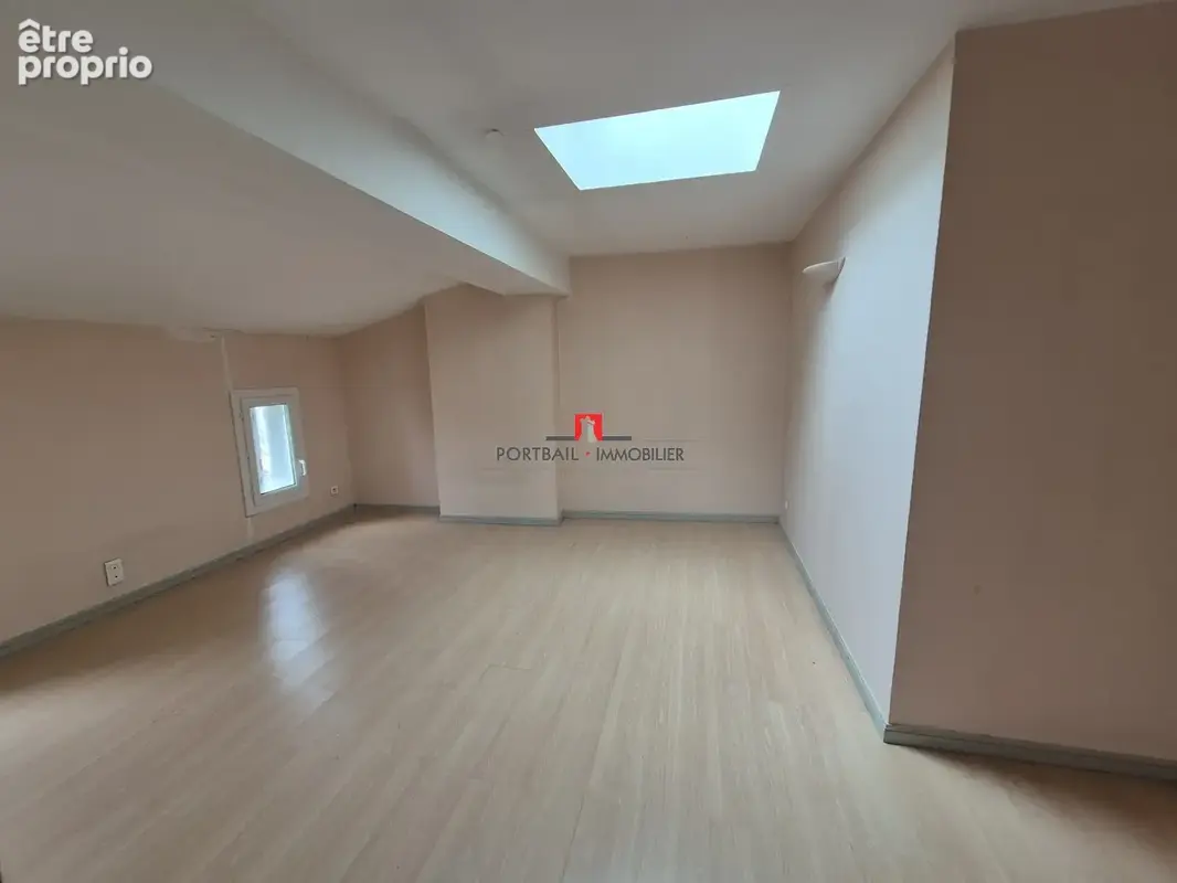 Appartement 380 m² à Blaye  - photo 4