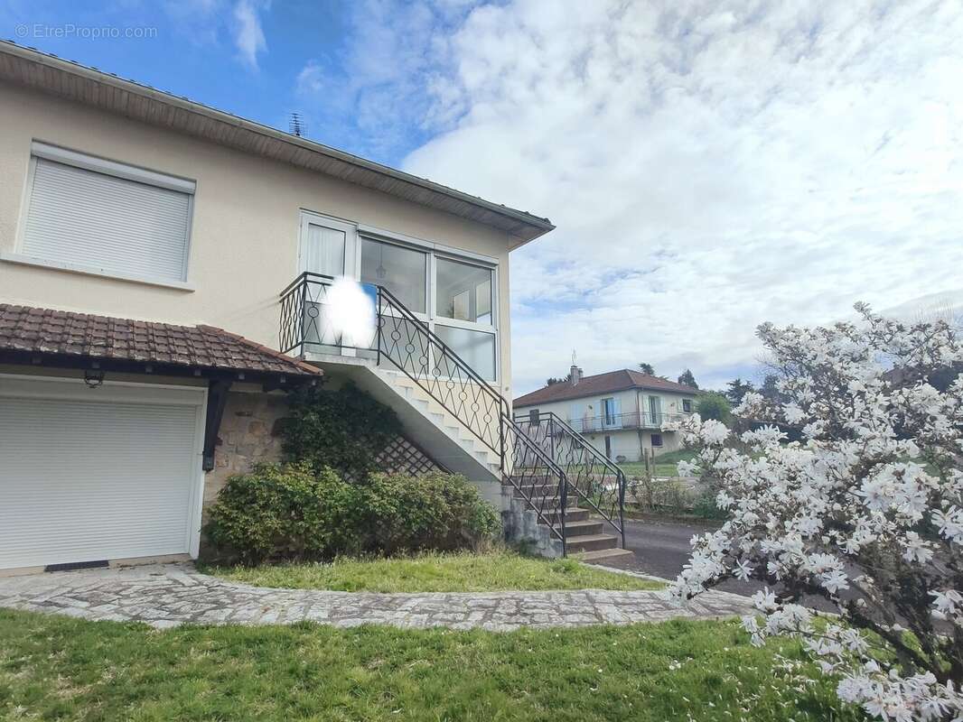 Maison à SAINT-JUNIEN